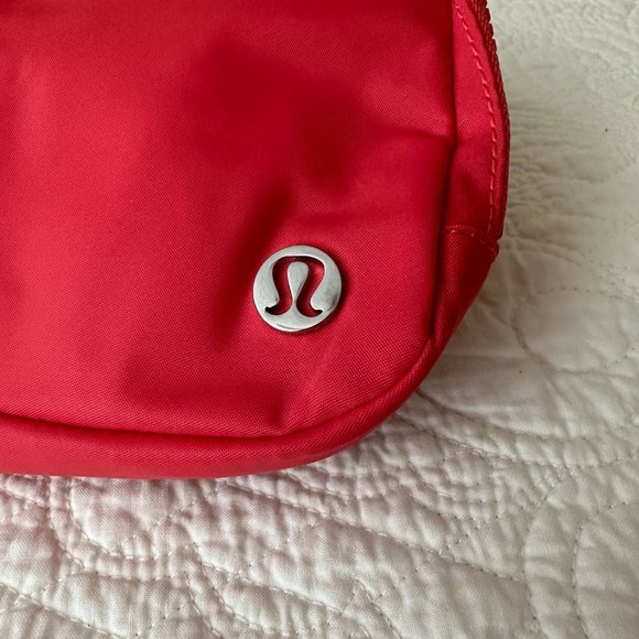 Last One! Pale Raspberry Hot Pink Lululemon Everywhere Belt Bag Extended Strap - Picture 9 of 16